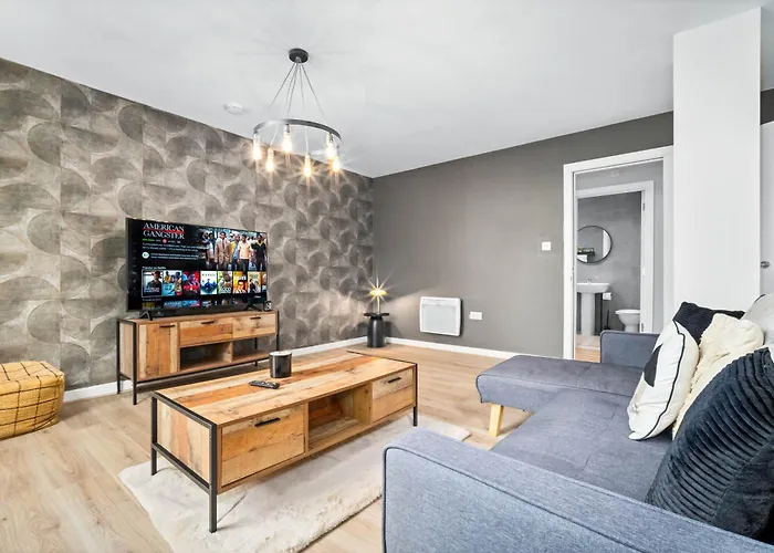 Luxe Apartment With Private Parking In Gated Complex - Close To Jq & City Centre - Top Rated - 7Sh