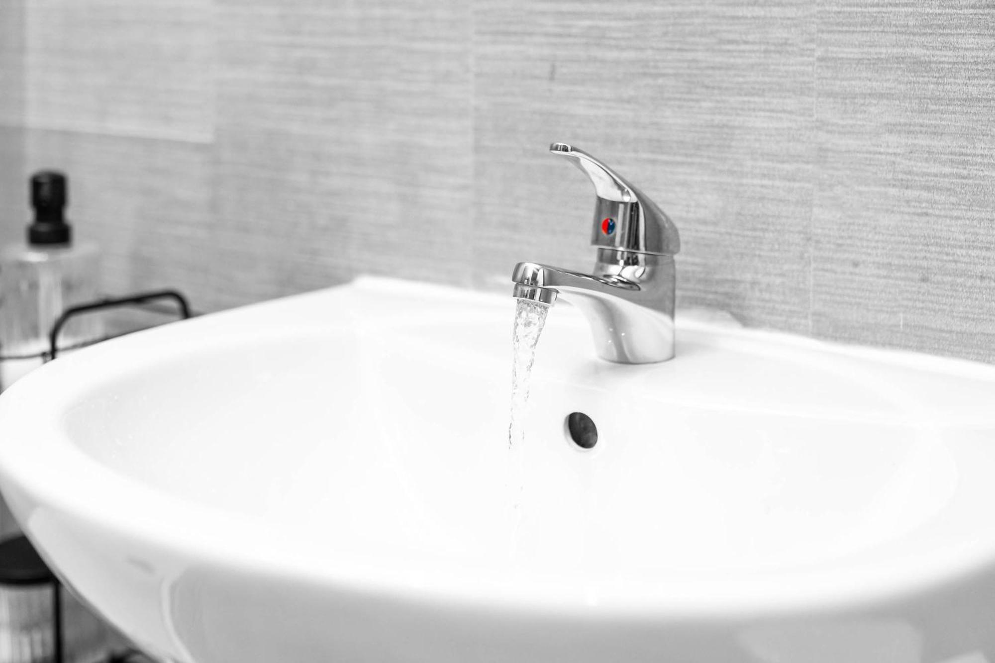 Apartment Luxe With Private Parking In Gated Complex - Close To Jq & Centre - Rated - 7sh Birmingham
